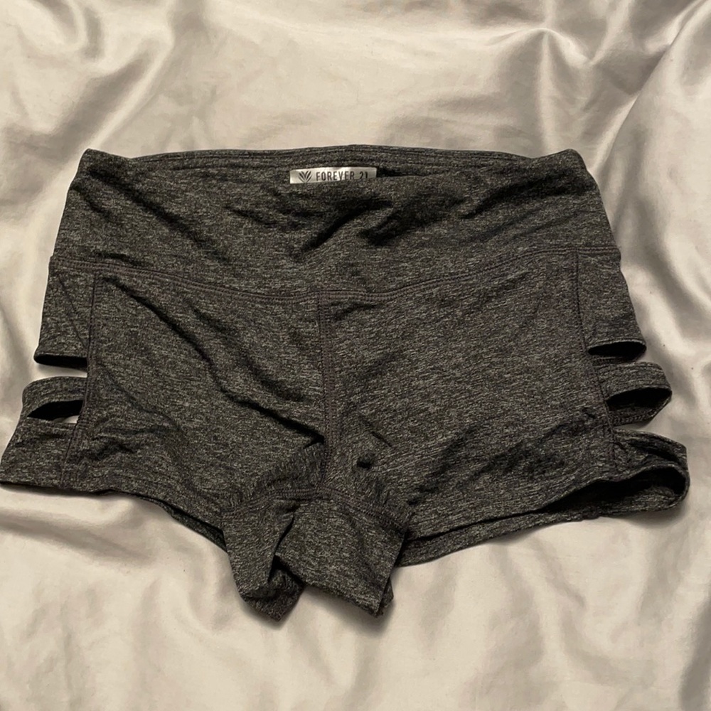 Active short with cut out sides